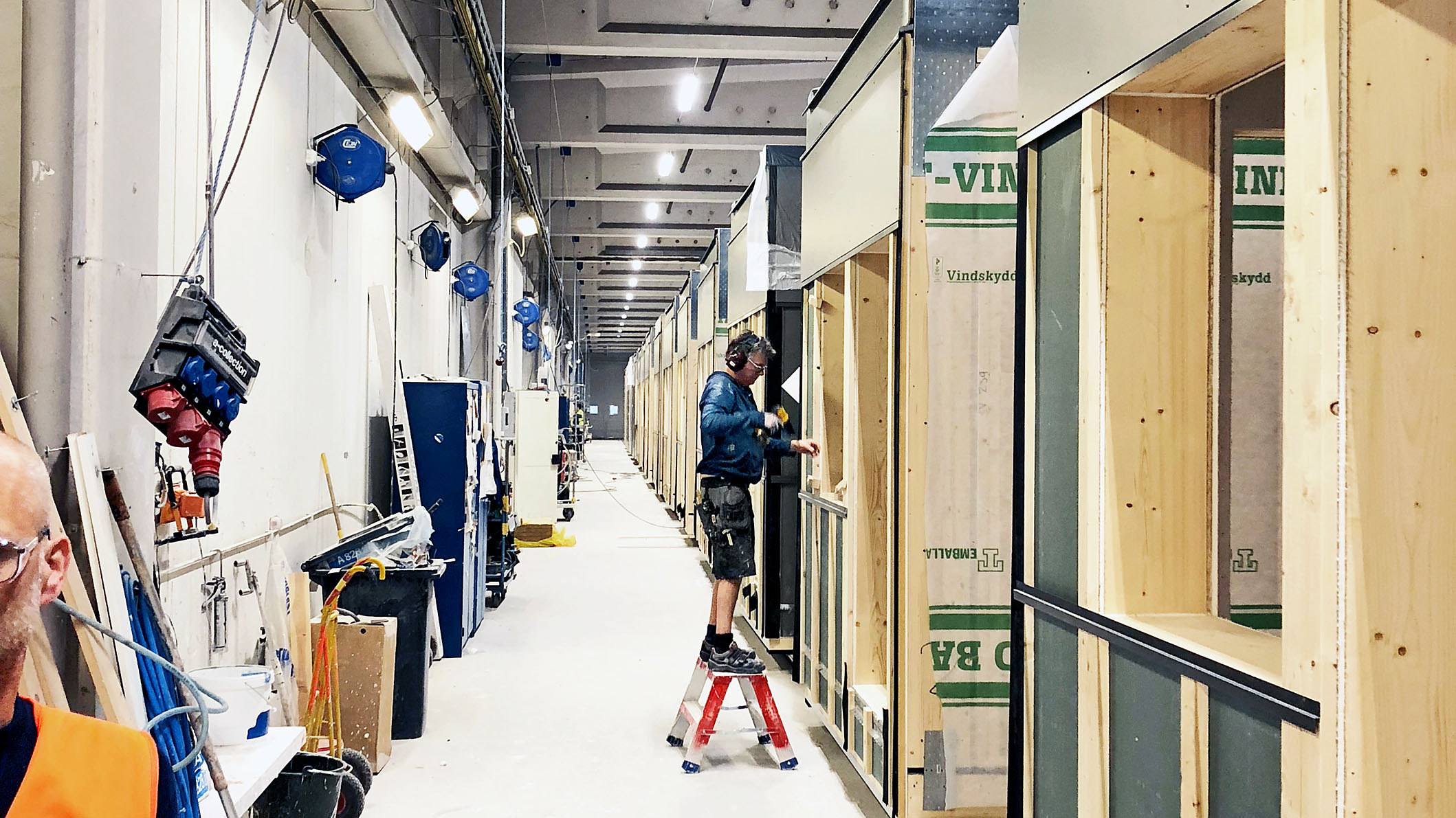 industriell tillverkning av Expandias moduler hos Moelven i Säffle